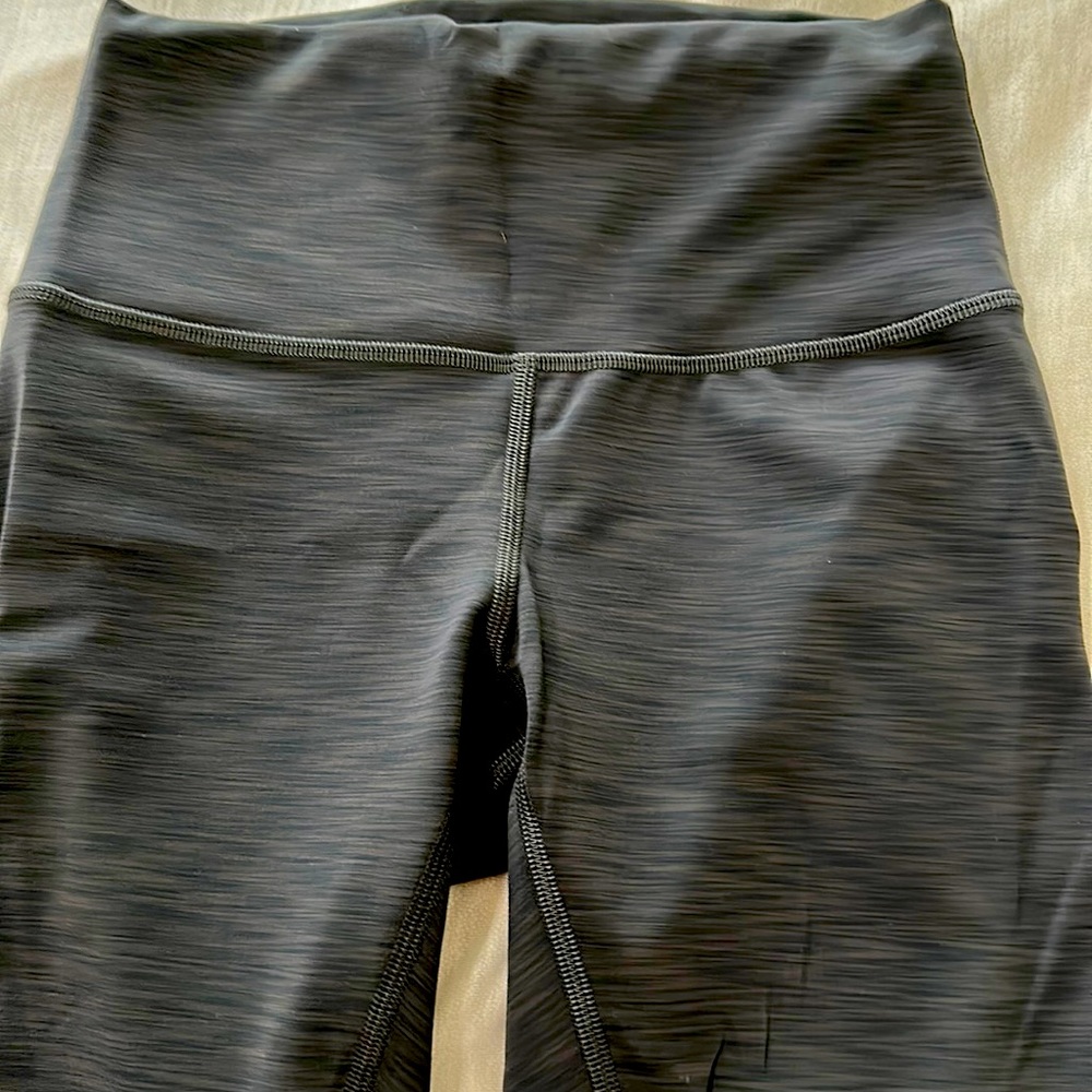 Never worn size 6 lululemon align gray